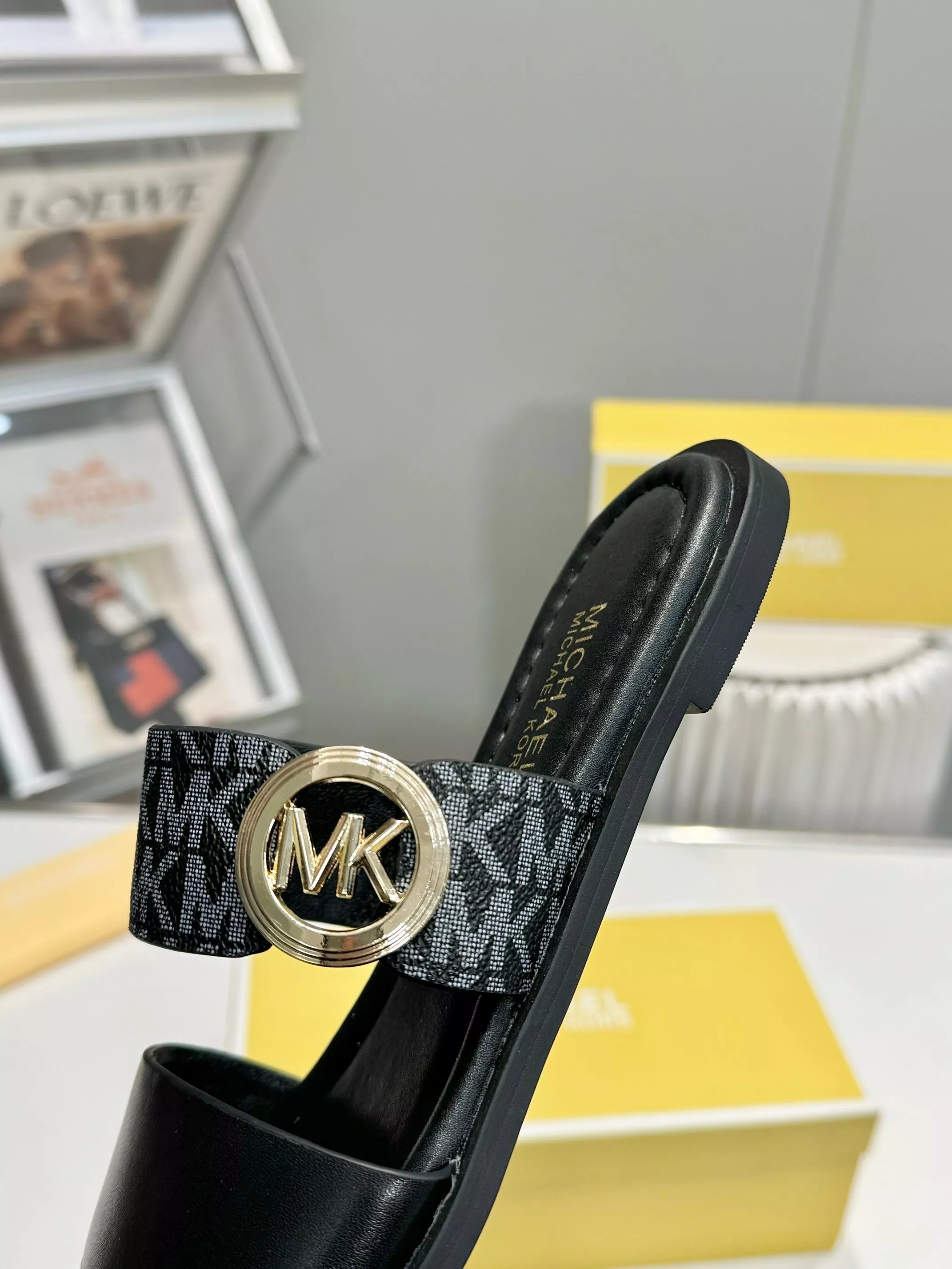 Michael Kors Slippers For Women Bright 3134
