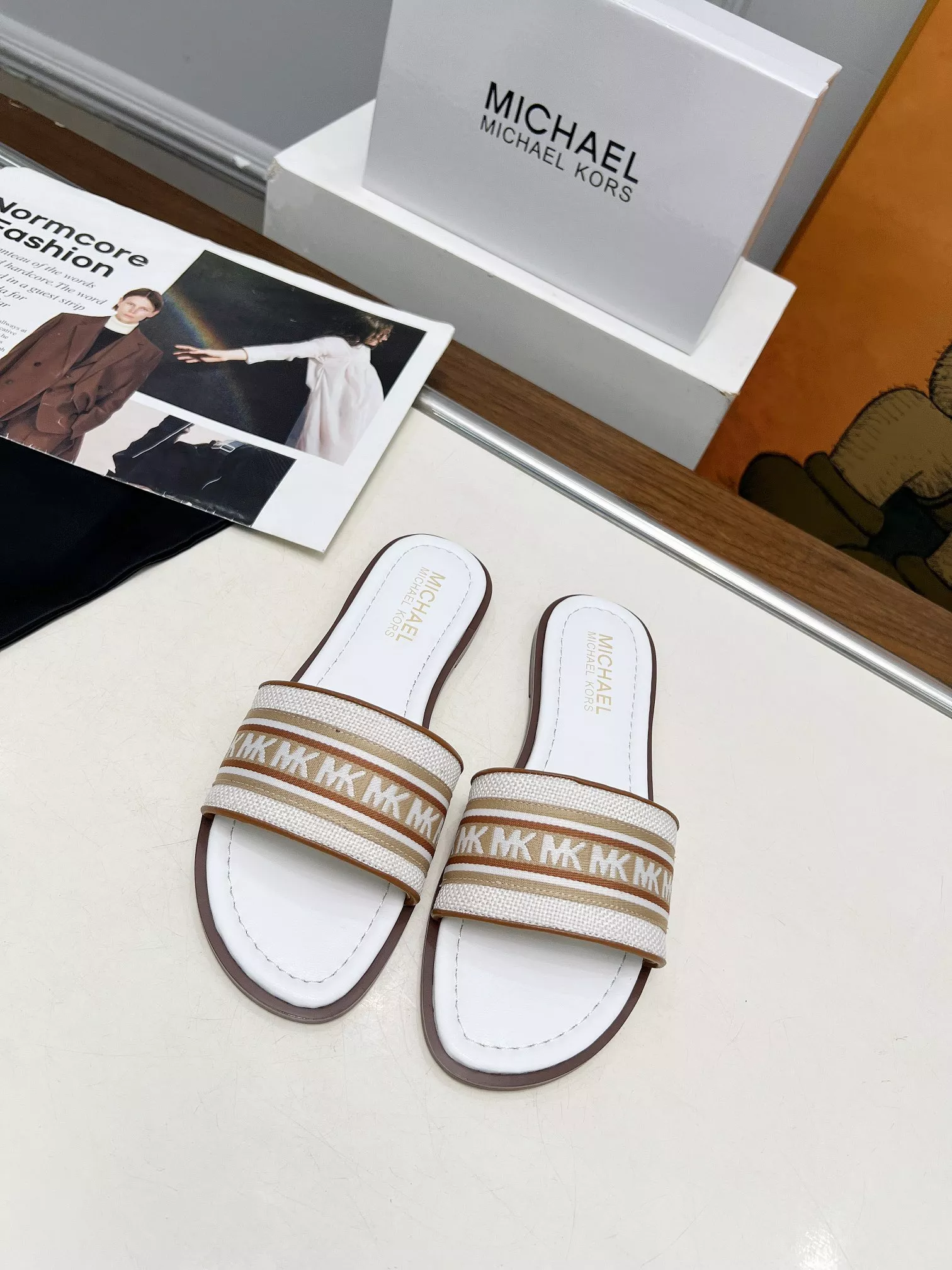 Michael Kors Slippers For Women Compact 1376