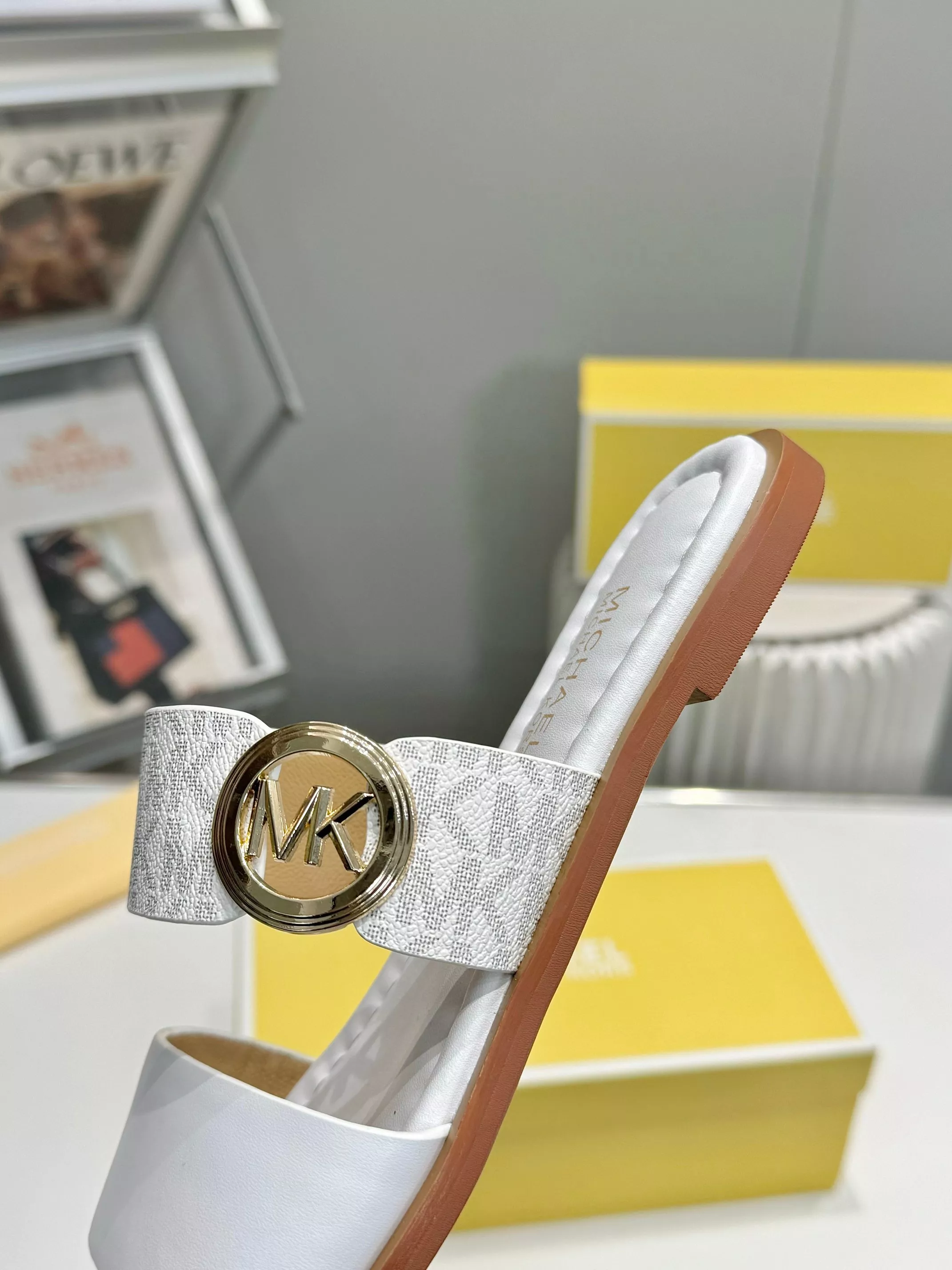 Michael Kors Slippers For Women GoAnywhere 9094