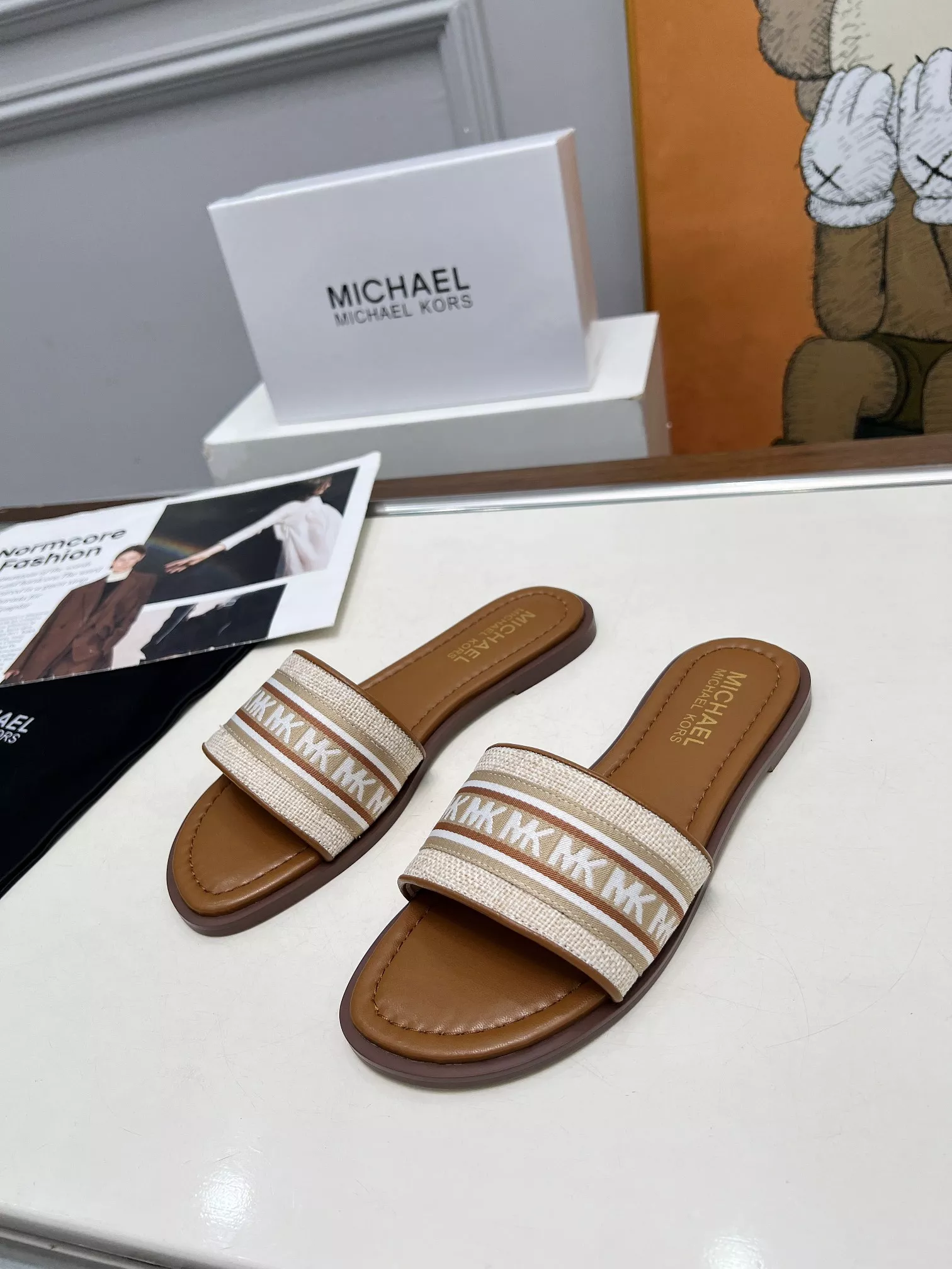 Michael Kors Slippers For Women Unique 3755