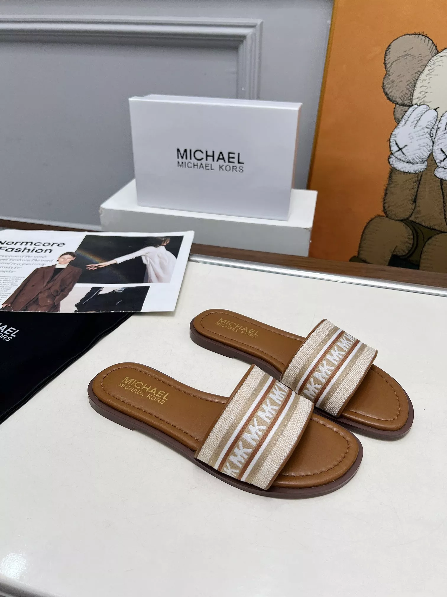 Michael Kors Slippers For Women Unique 3755