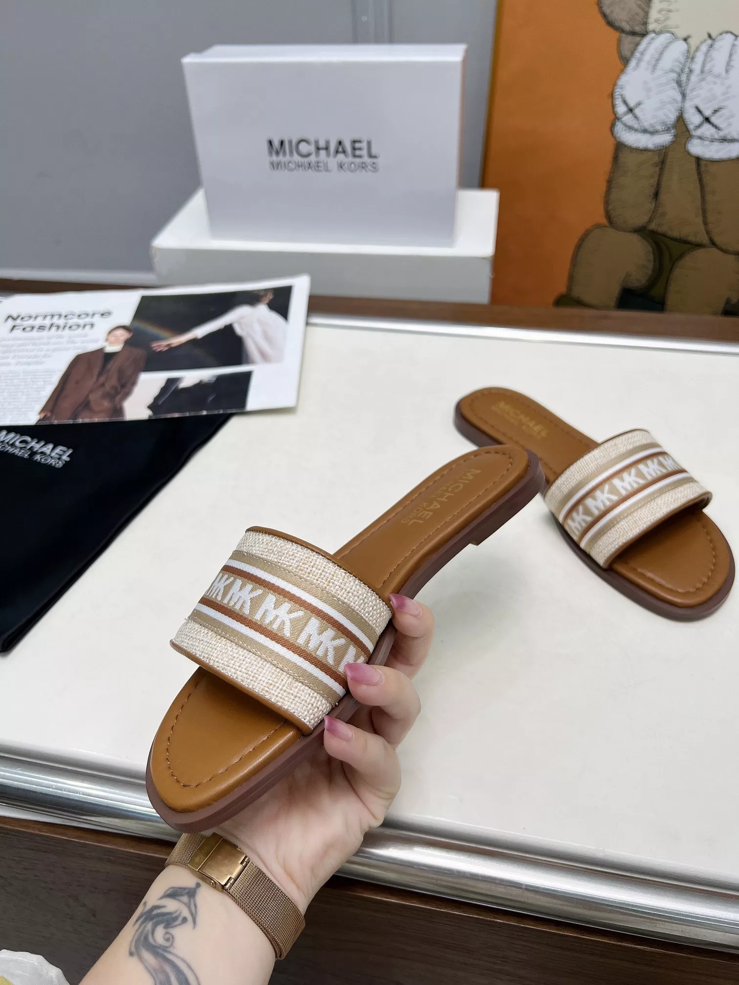 Michael Kors Slippers For Women Unique 3755