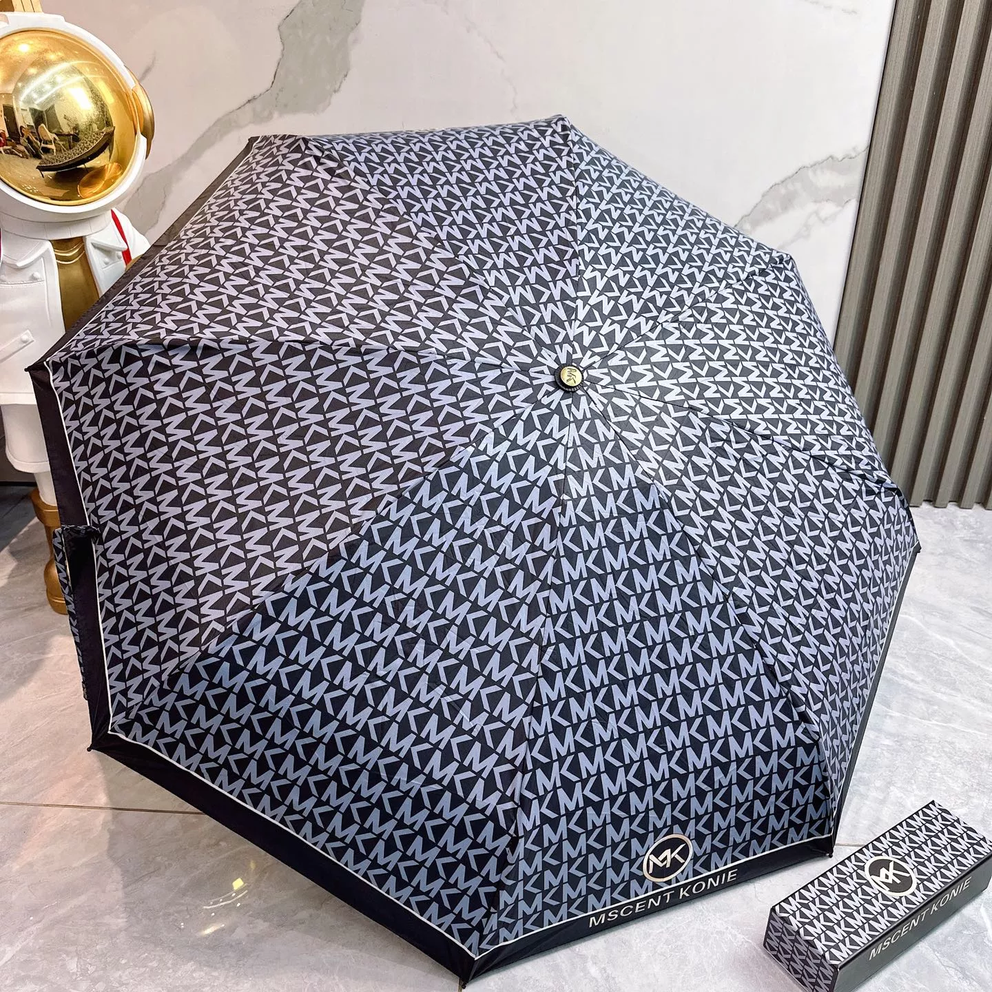 Michael Kors Umbrellas EyeCatching 1979