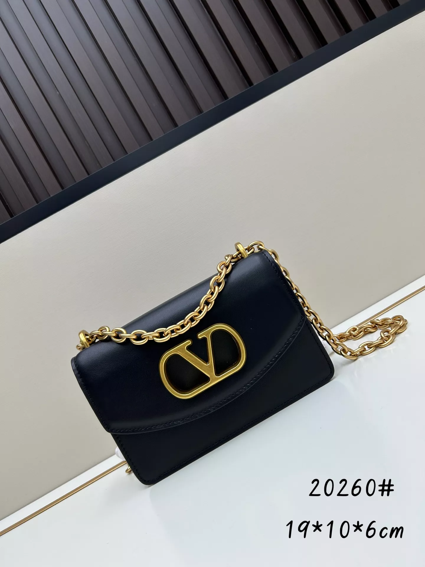 Minimalist 1126 Valentino AAA Quality Messenger Bags For Women
