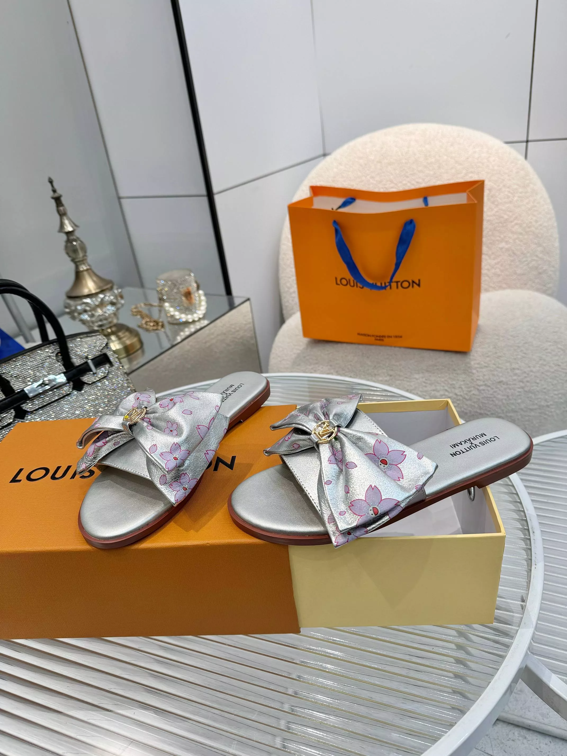Minimalist 126 Louis Vuitton Slippers For Women