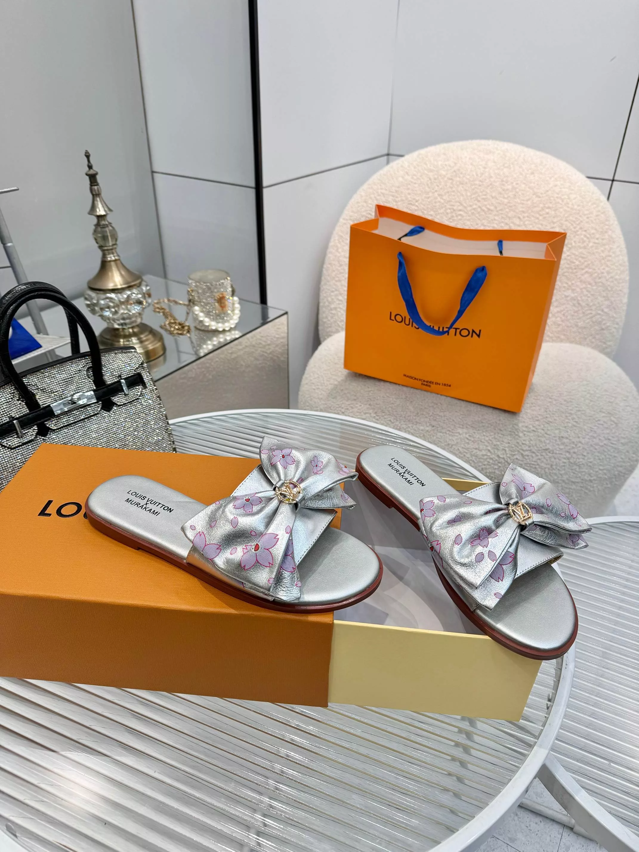 Minimalist 126 Louis Vuitton Slippers For Women