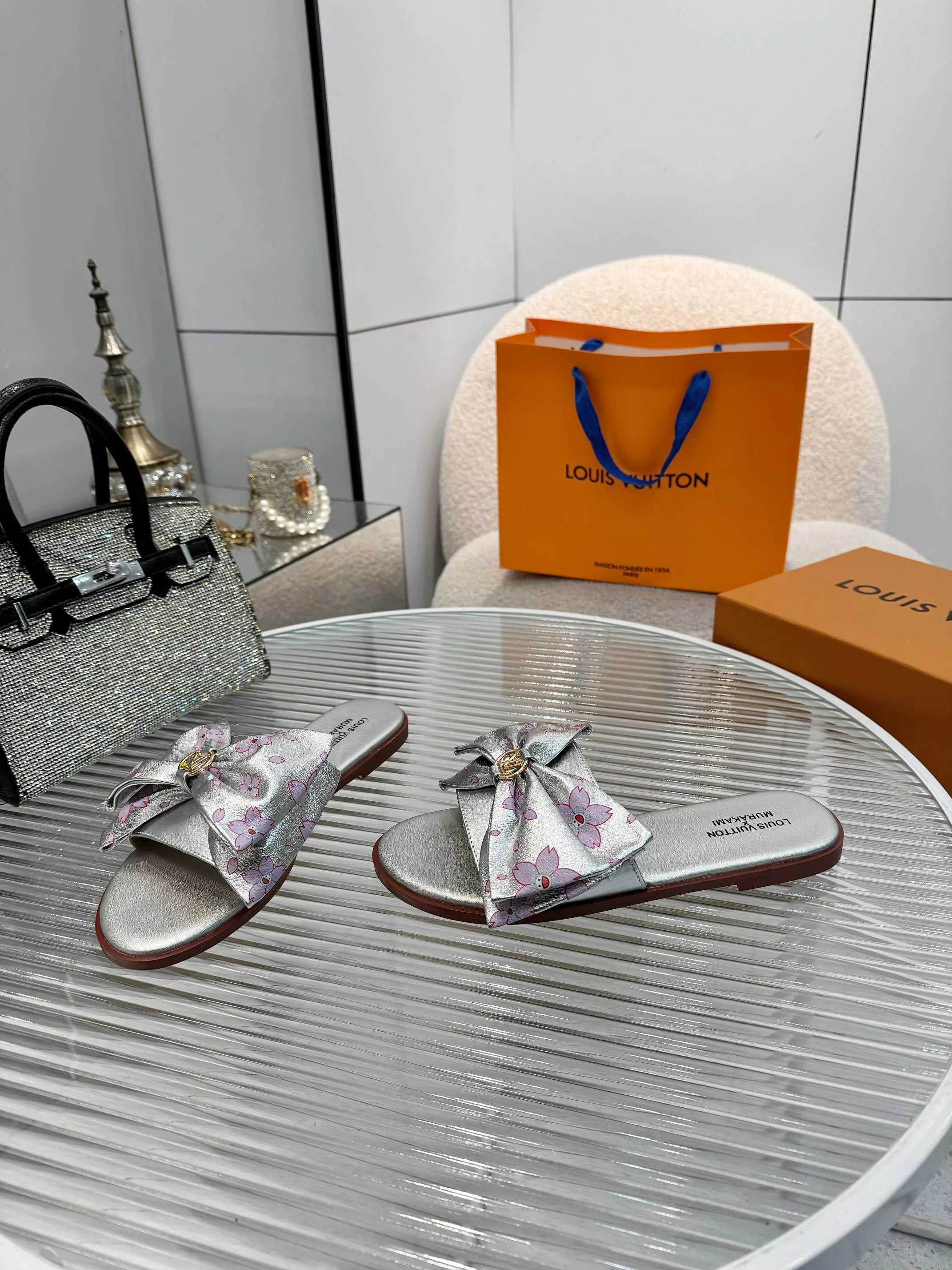 Minimalist 126 Louis Vuitton Slippers For Women
