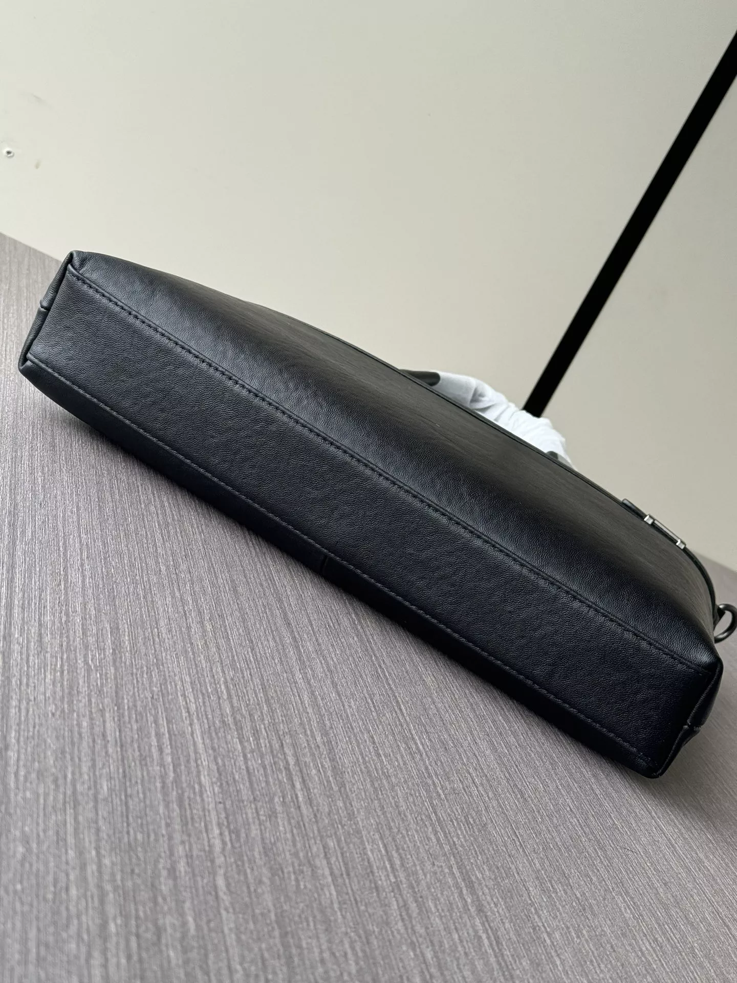 Minimalist 1299 Prada AAA Man Handbags