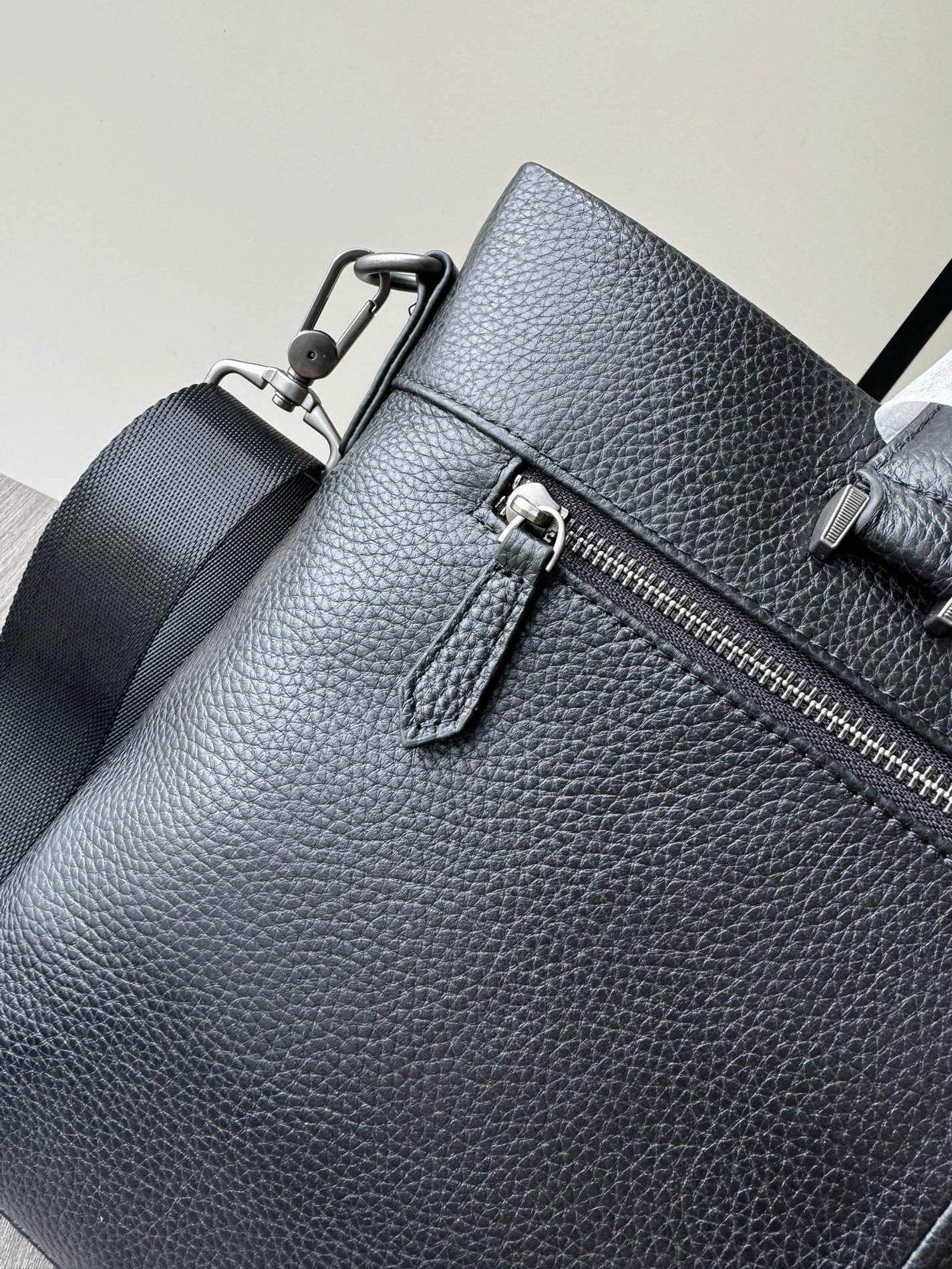 Minimalist 1524 Prada AAA Man Handbags