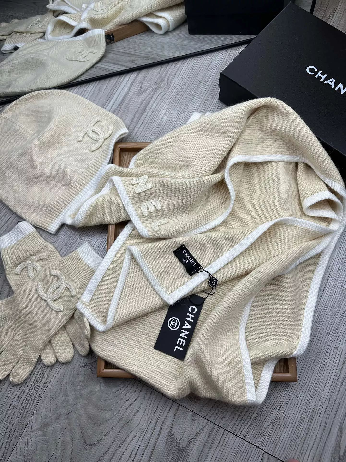 Minimalist 1707 Chanel Hat and Scarf and Glove Set