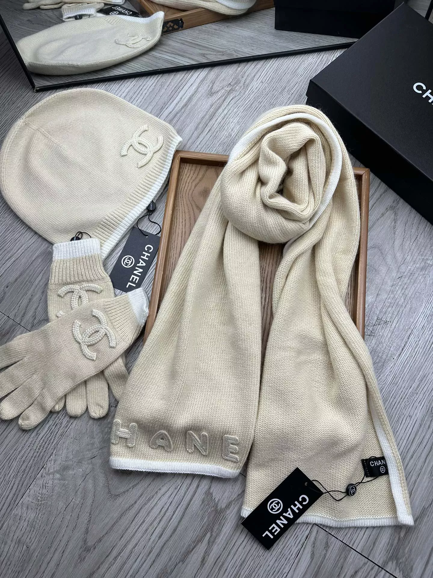 Minimalist 1707 Chanel Hat and Scarf and Glove Set