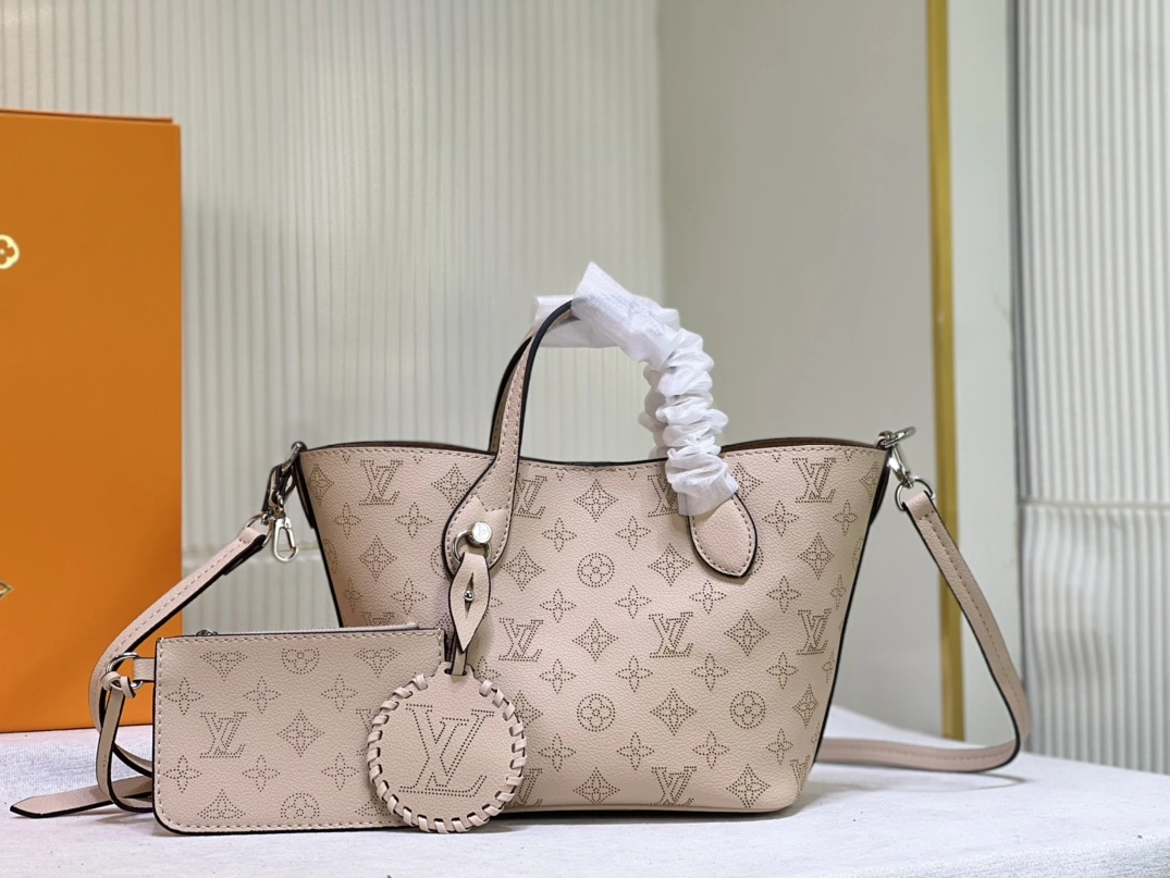 Minimalist 1709 Louis Vuitton AAA Quality Handbags For Women