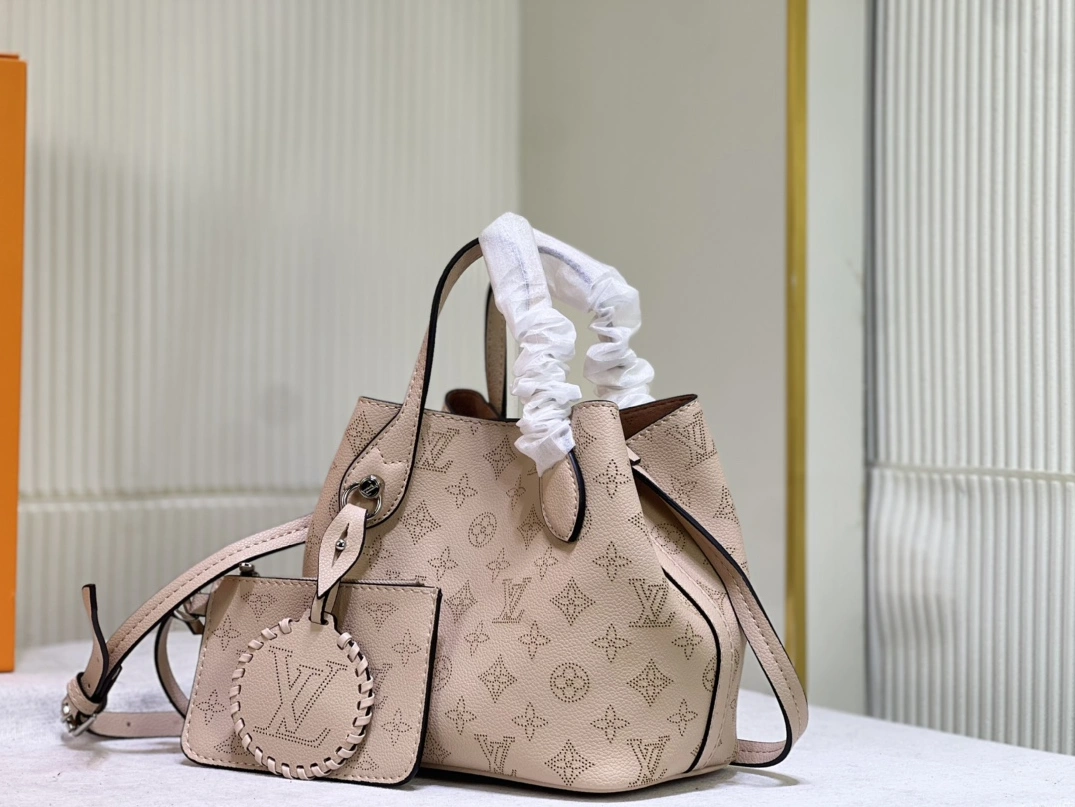 Minimalist 1709 Louis Vuitton AAA Quality Handbags For Women