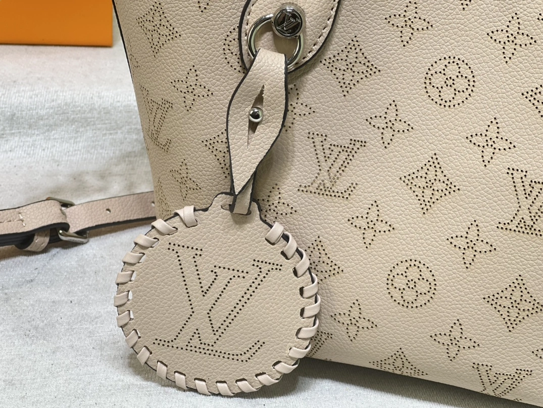 Minimalist 1709 Louis Vuitton AAA Quality Handbags For Women