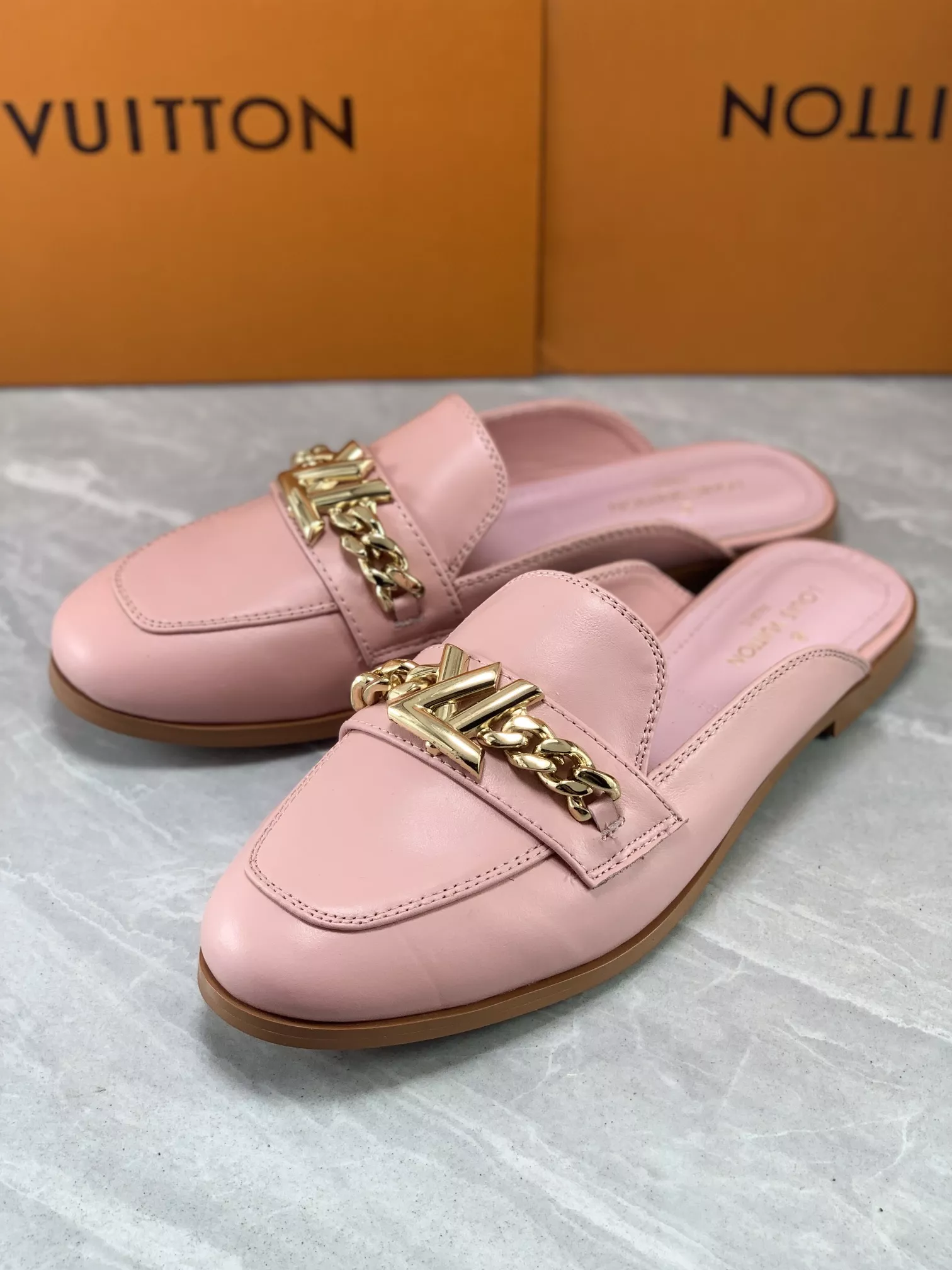 Minimalist 1728 Louis Vuitton Slippers For Women