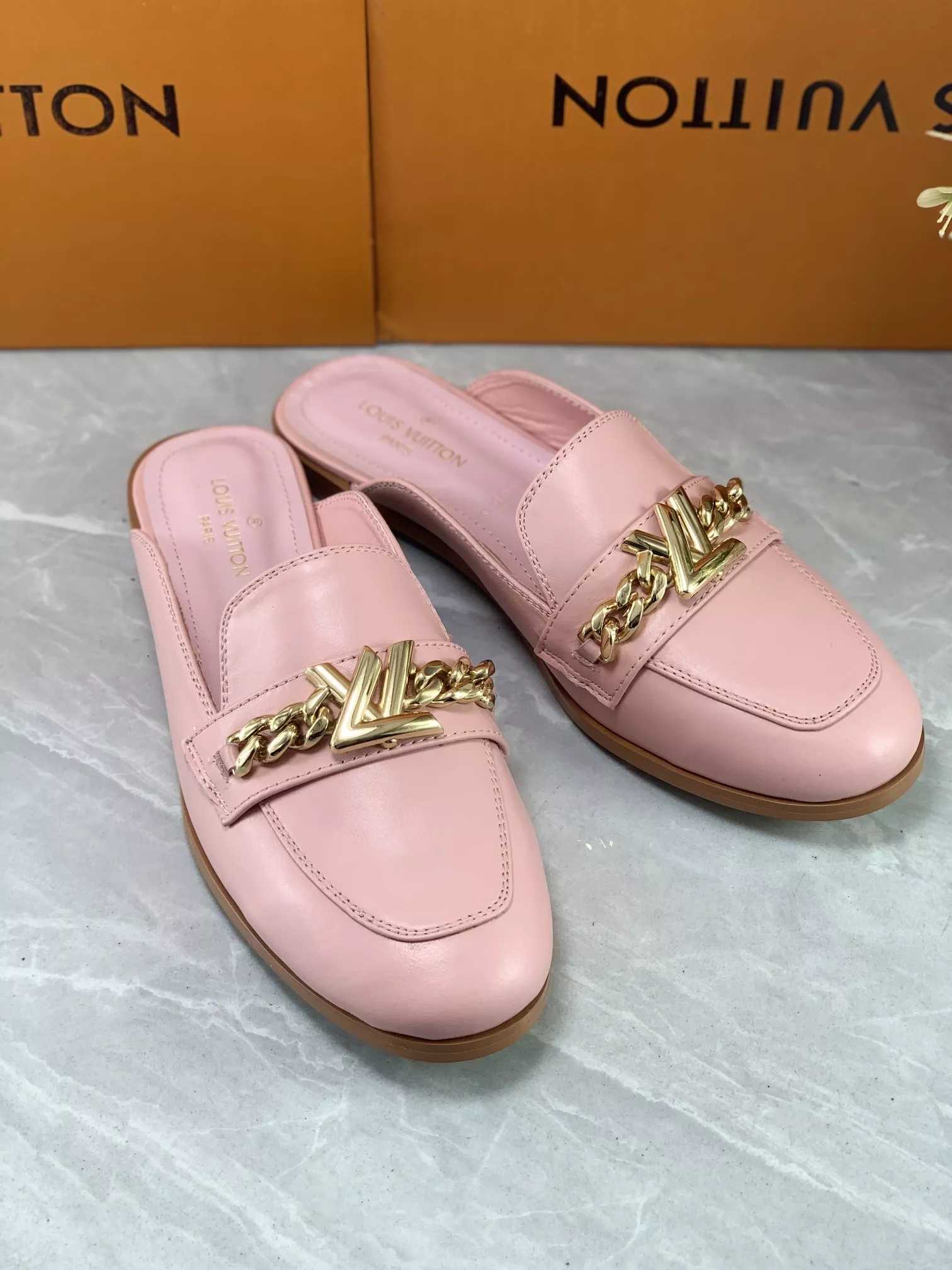 Minimalist 1728 Louis Vuitton Slippers For Women