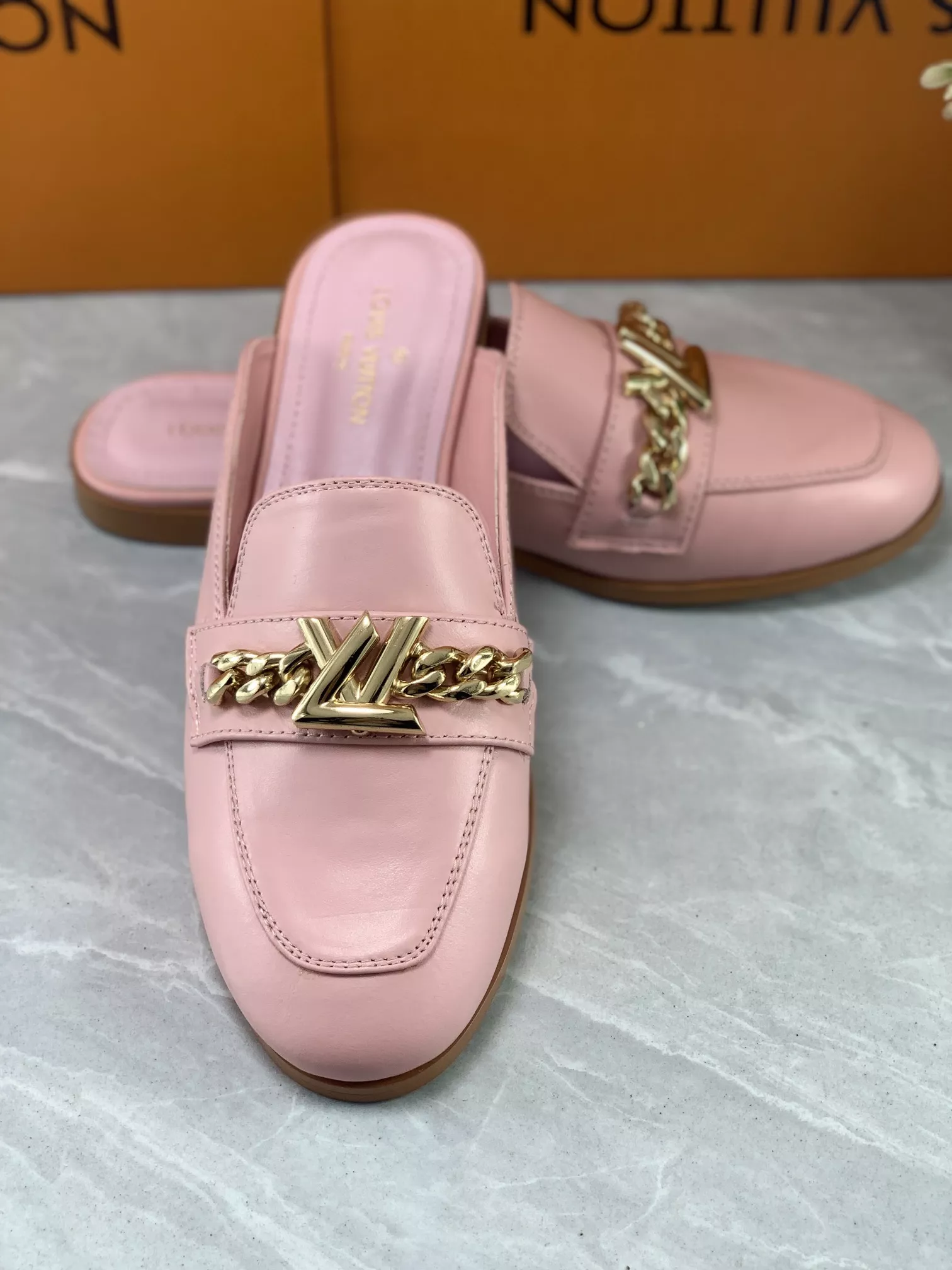 Minimalist 1728 Louis Vuitton Slippers For Women