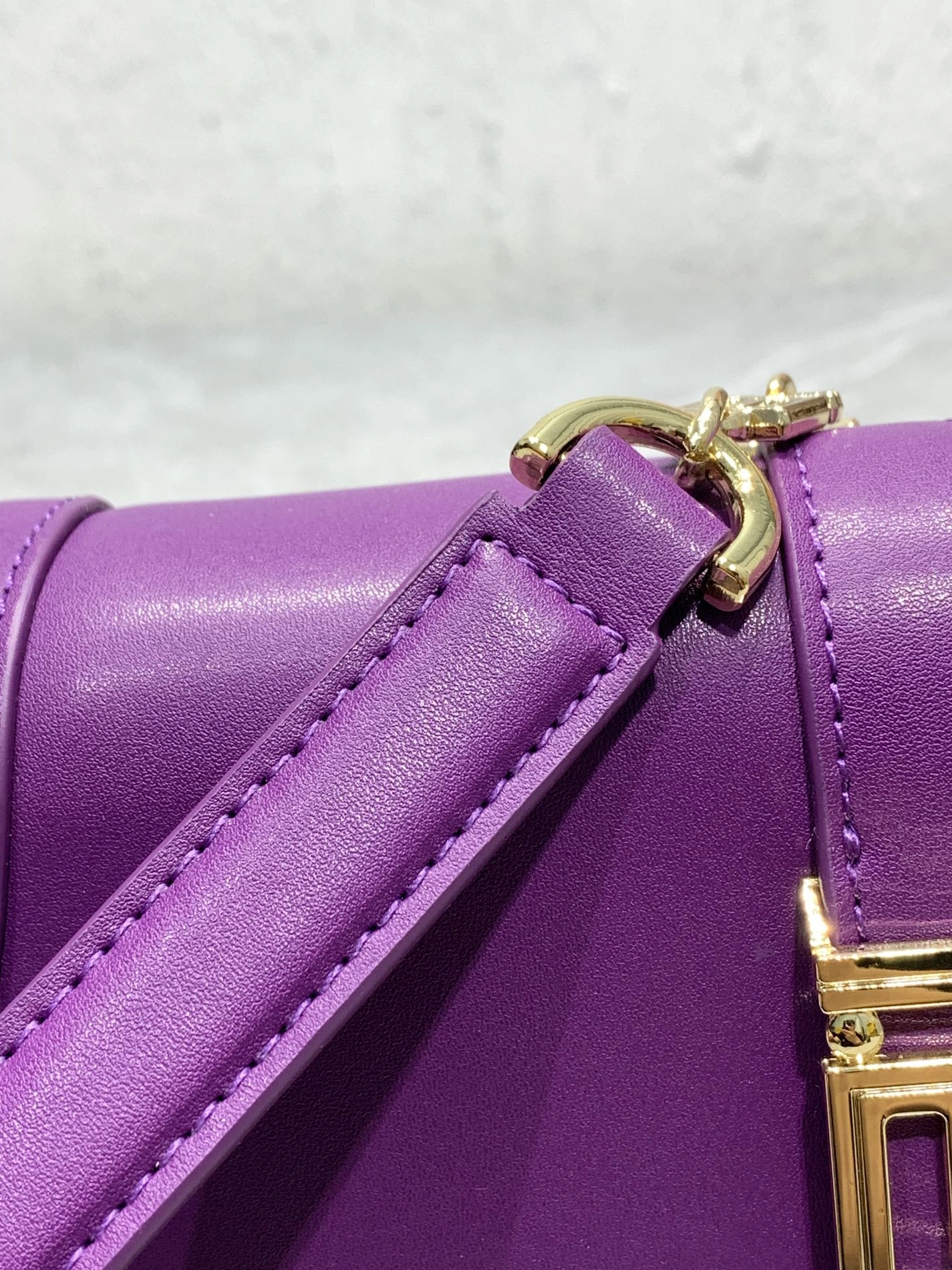 Minimalist 1732 Versace AAA Quality Messenger Bags For Women