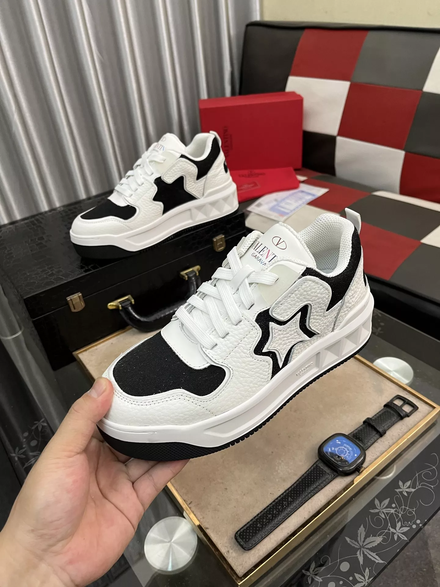 Minimalist 1830 Valentino Casual Shoes For Men