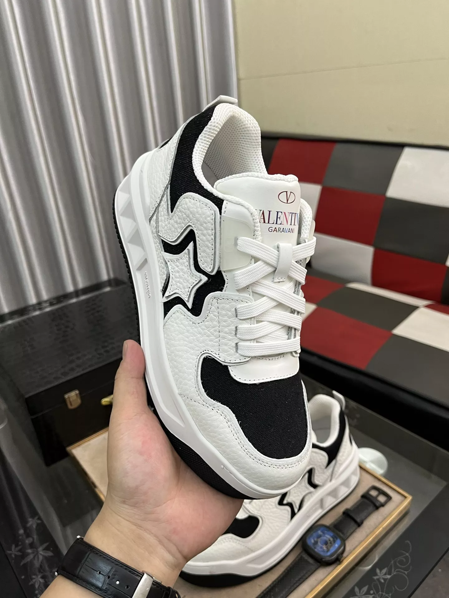 Minimalist 1830 Valentino Casual Shoes For Men