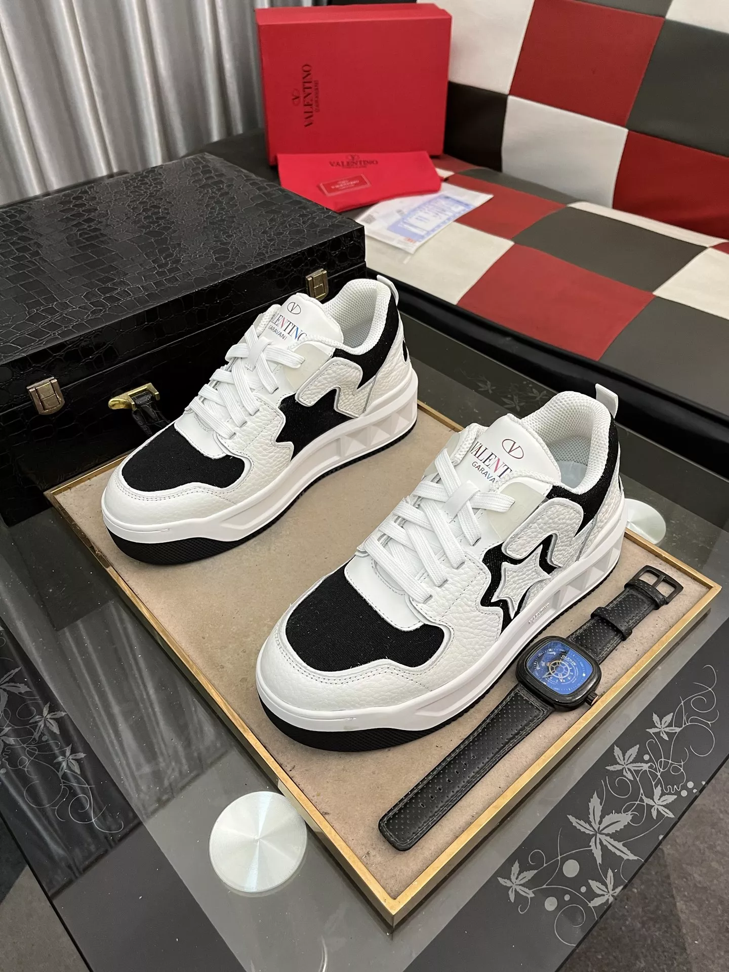 Minimalist 1830 Valentino Casual Shoes For Men