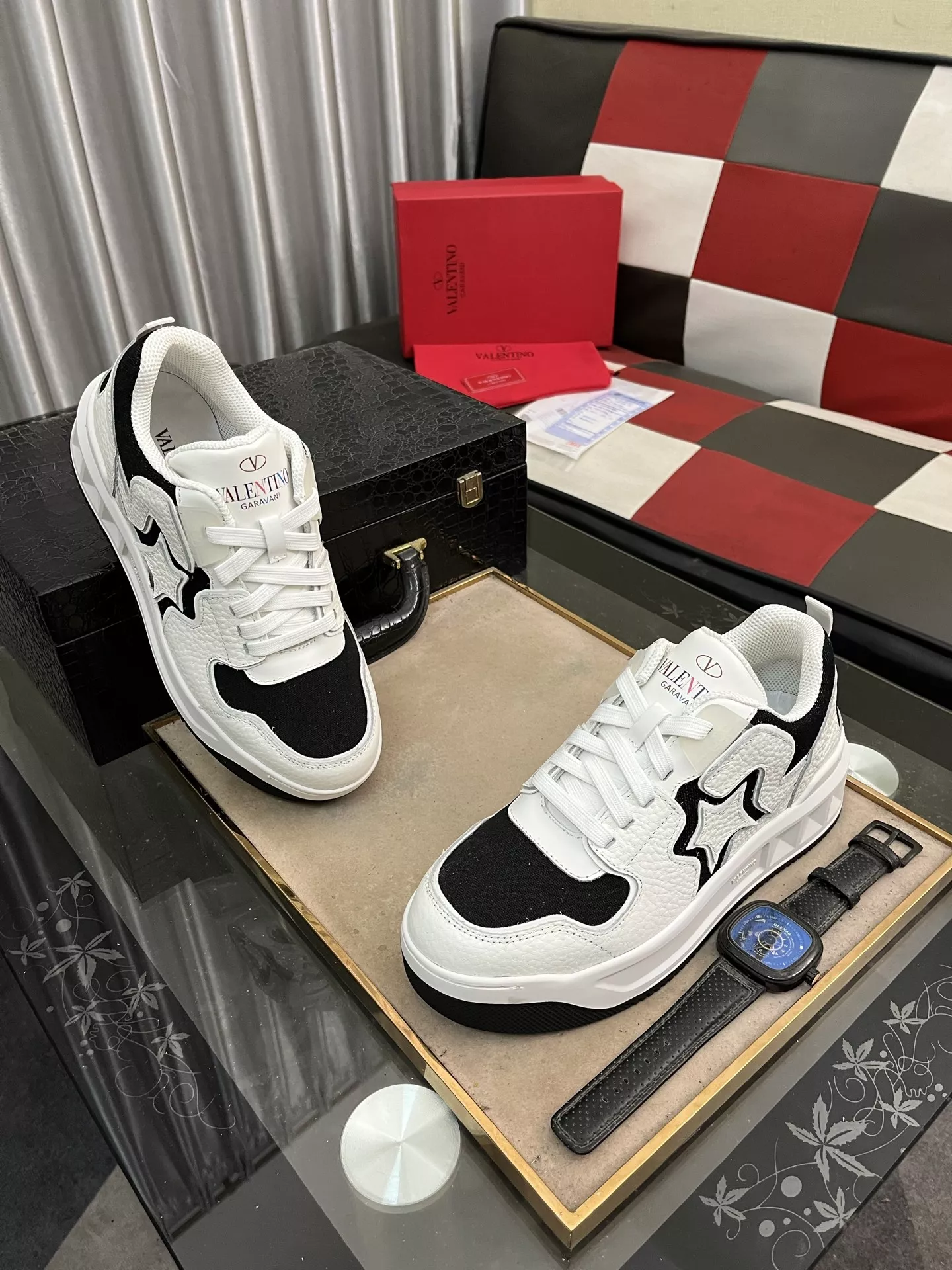Minimalist 1830 Valentino Casual Shoes For Men