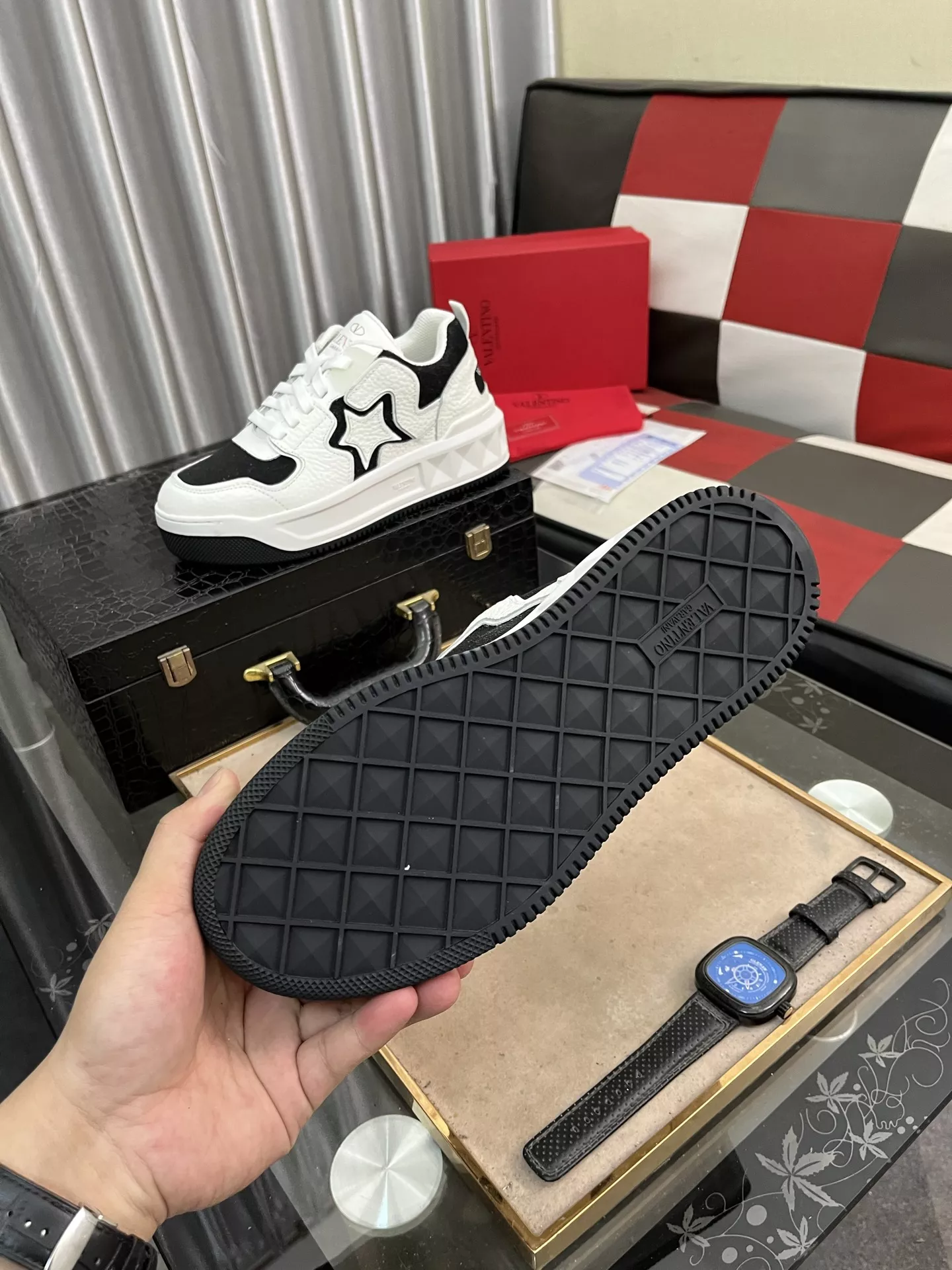 Minimalist 1830 Valentino Casual Shoes For Men