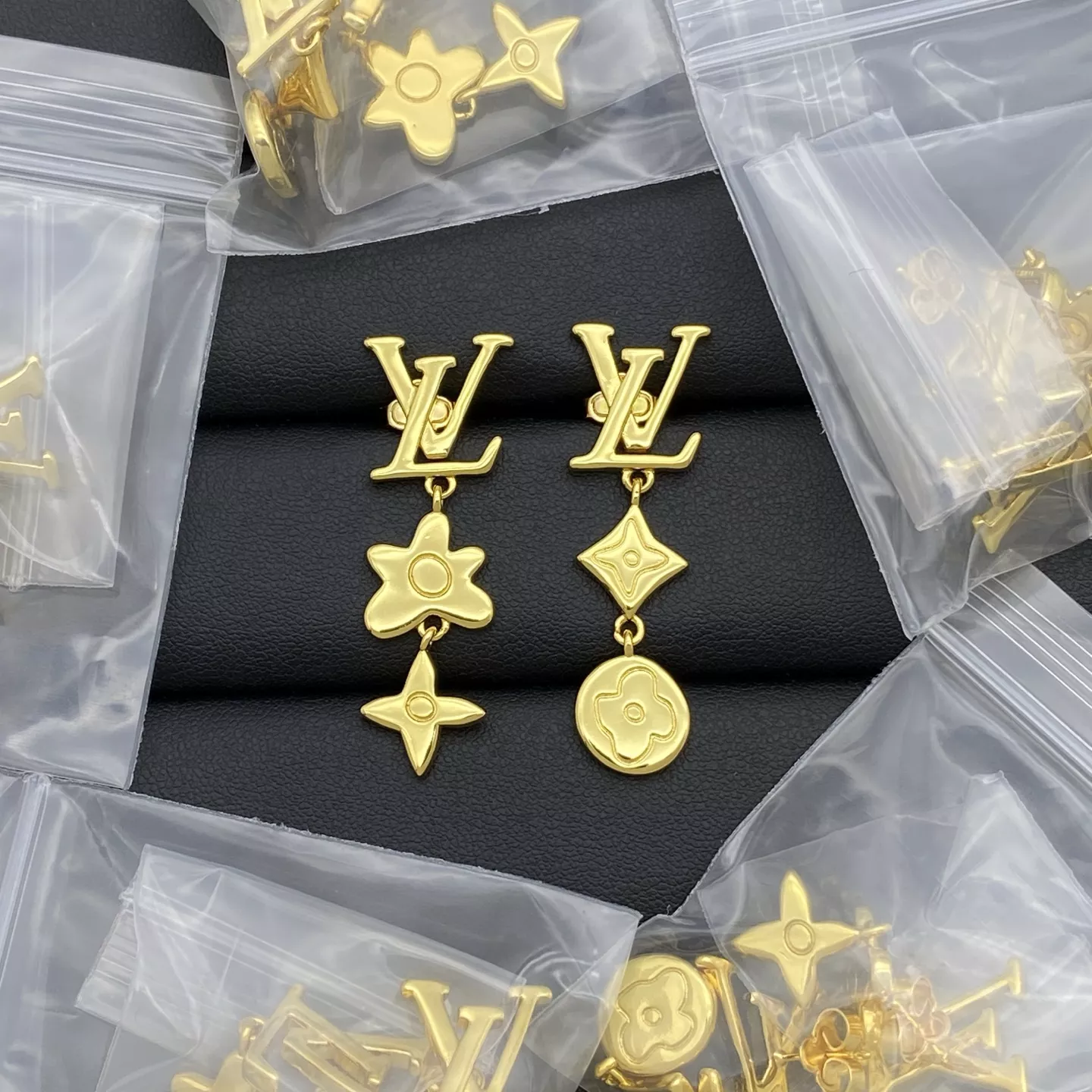 Minimalist 1870 Louis Vuitton Earrings For Women