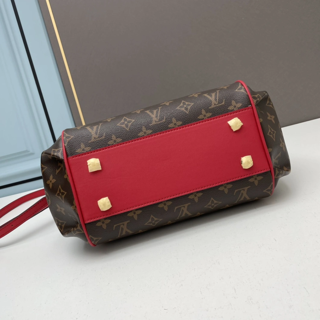 Minimalist 2056 Louis Vuitton AAA Quality Handbags For Women