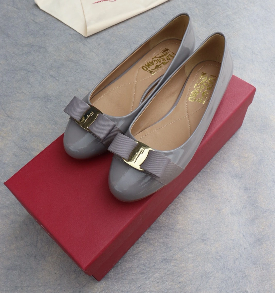 Minimalist 2058 Salvatore Ferragamo Flat Shoes For Women