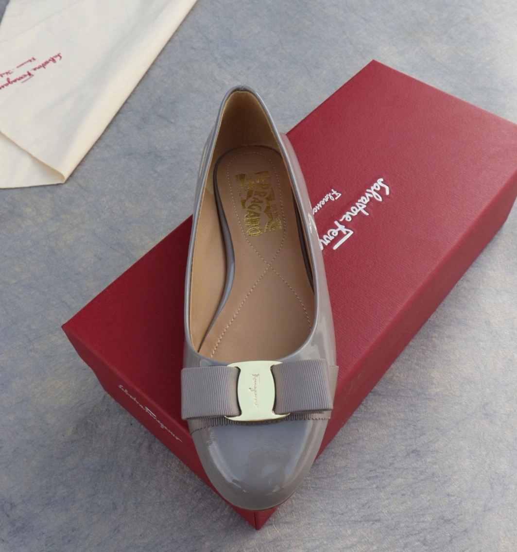 Minimalist 2058 Salvatore Ferragamo Flat Shoes For Women