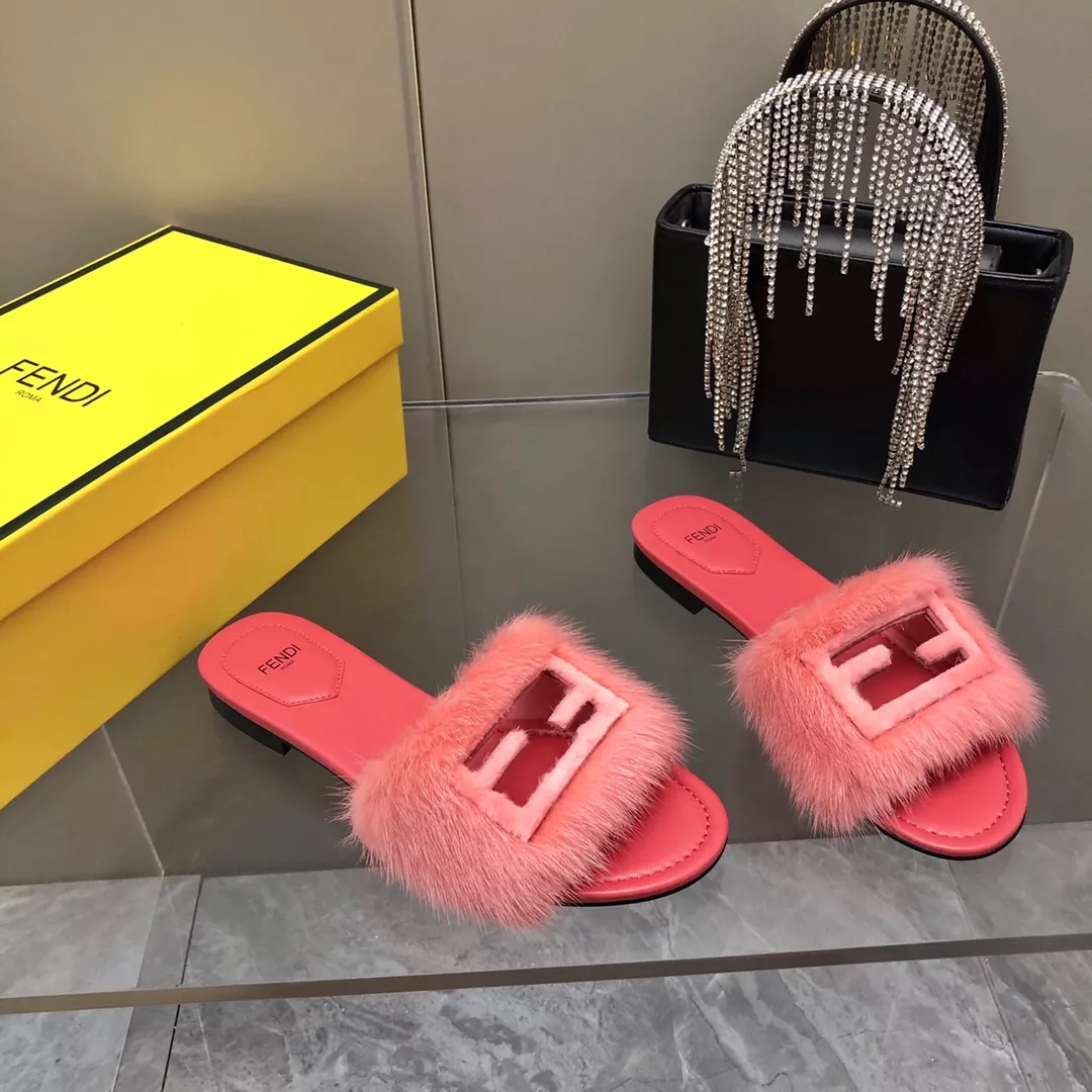 Minimalist 2170 Fendi Slippers For Women