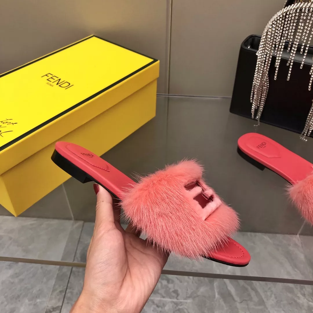 Minimalist 2170 Fendi Slippers For Women