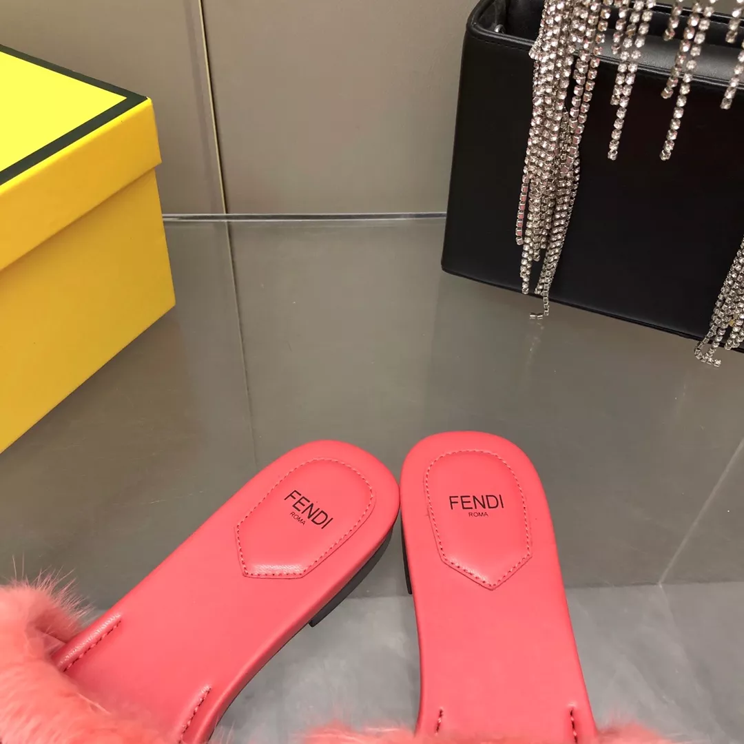 Minimalist 2170 Fendi Slippers For Women