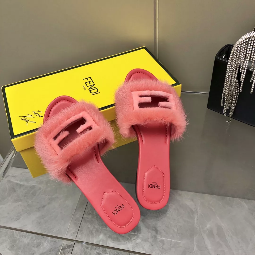 Minimalist 2170 Fendi Slippers For Women
