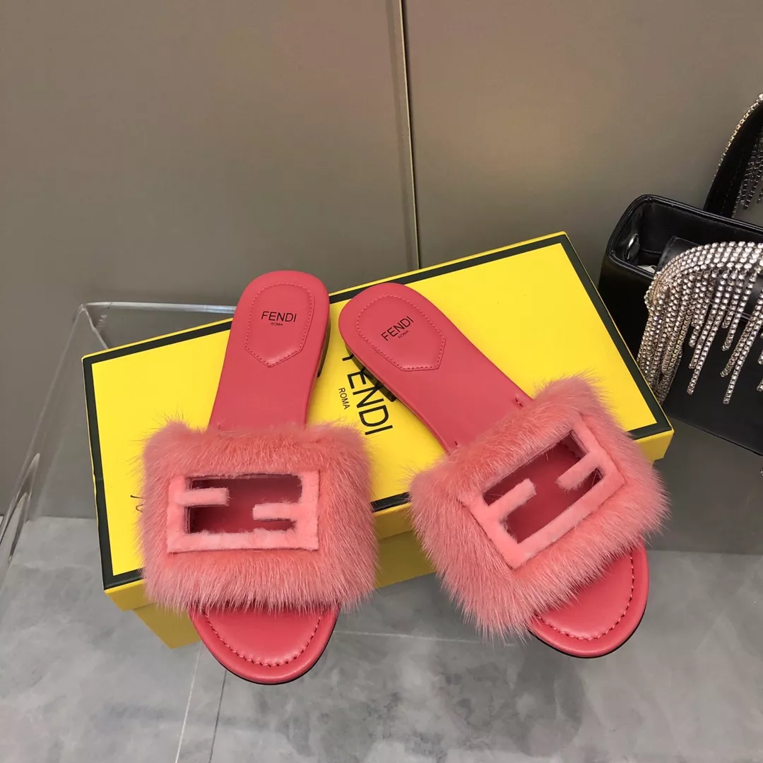 Minimalist 2170 Fendi Slippers For Women