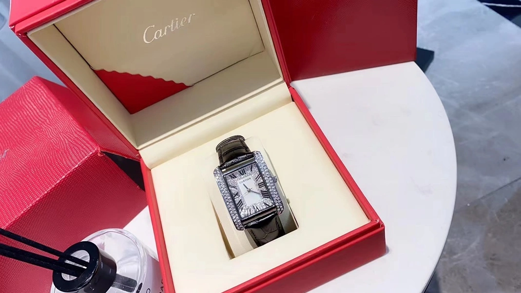 Minimalist 2272 Cartier Watches For Women