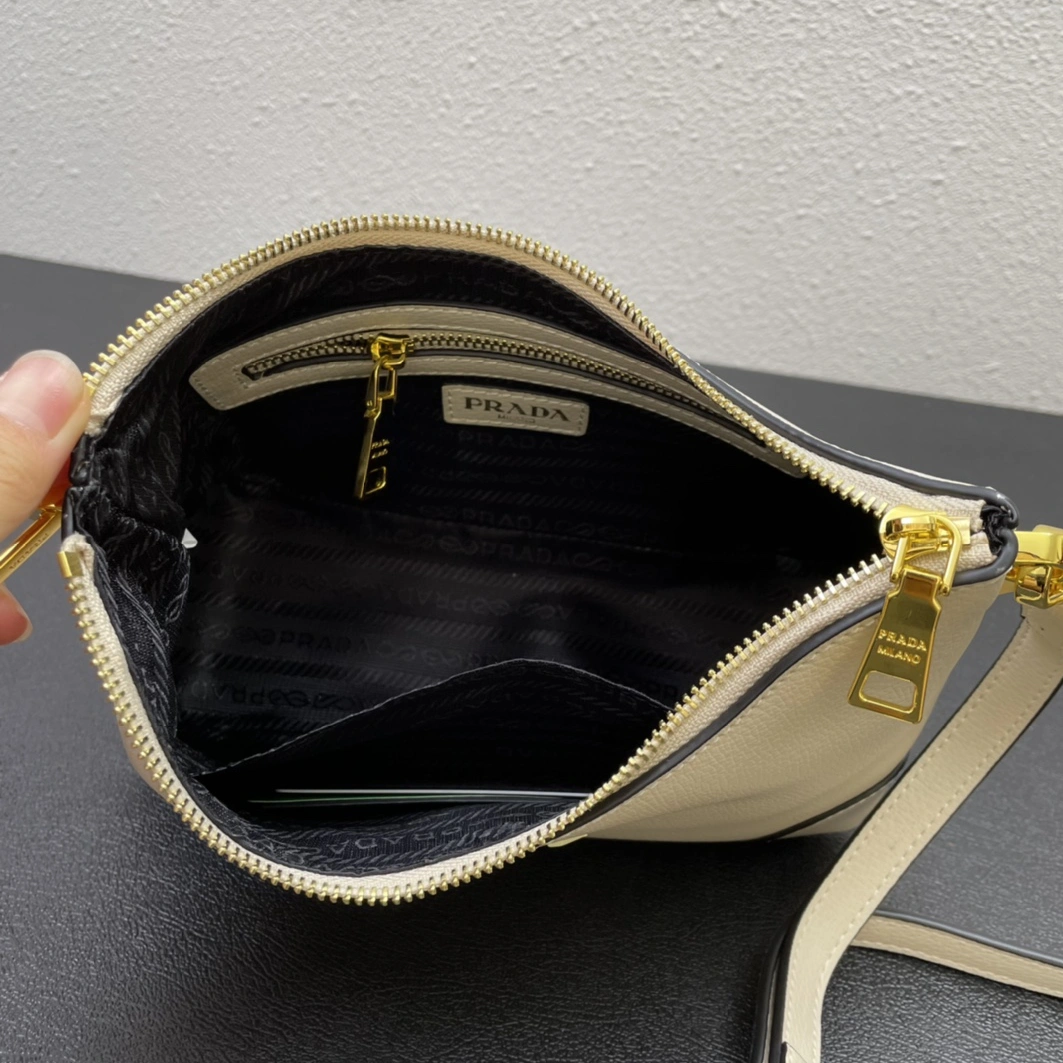 Minimalist 2332 Prada AAA Quality Messenger Bags For Women