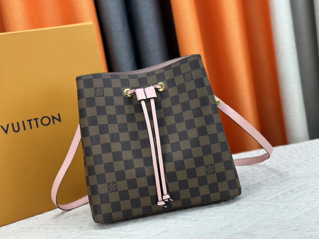 Minimalist 2482 Louis Vuitton AAA Quality Messenger Bags For Women