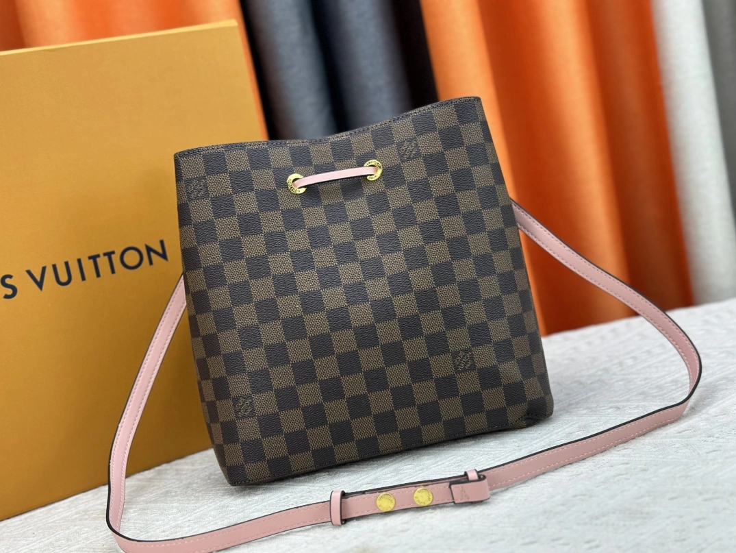 Minimalist 2482 Louis Vuitton AAA Quality Messenger Bags For Women