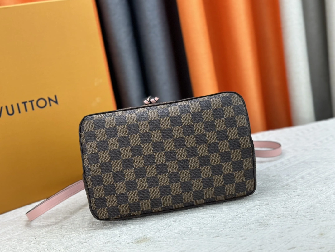 Minimalist 2482 Louis Vuitton AAA Quality Messenger Bags For Women