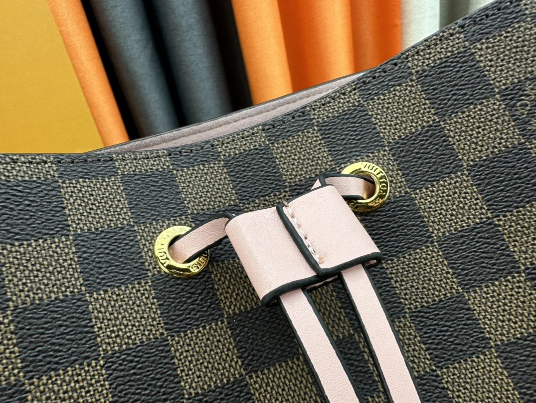 Minimalist 2482 Louis Vuitton AAA Quality Messenger Bags For Women