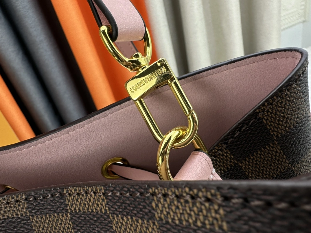 Minimalist 2482 Louis Vuitton AAA Quality Messenger Bags For Women