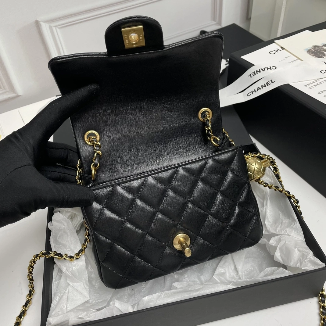 Minimalist 2499 Chanel AAA Quality Messenger Bags For Women