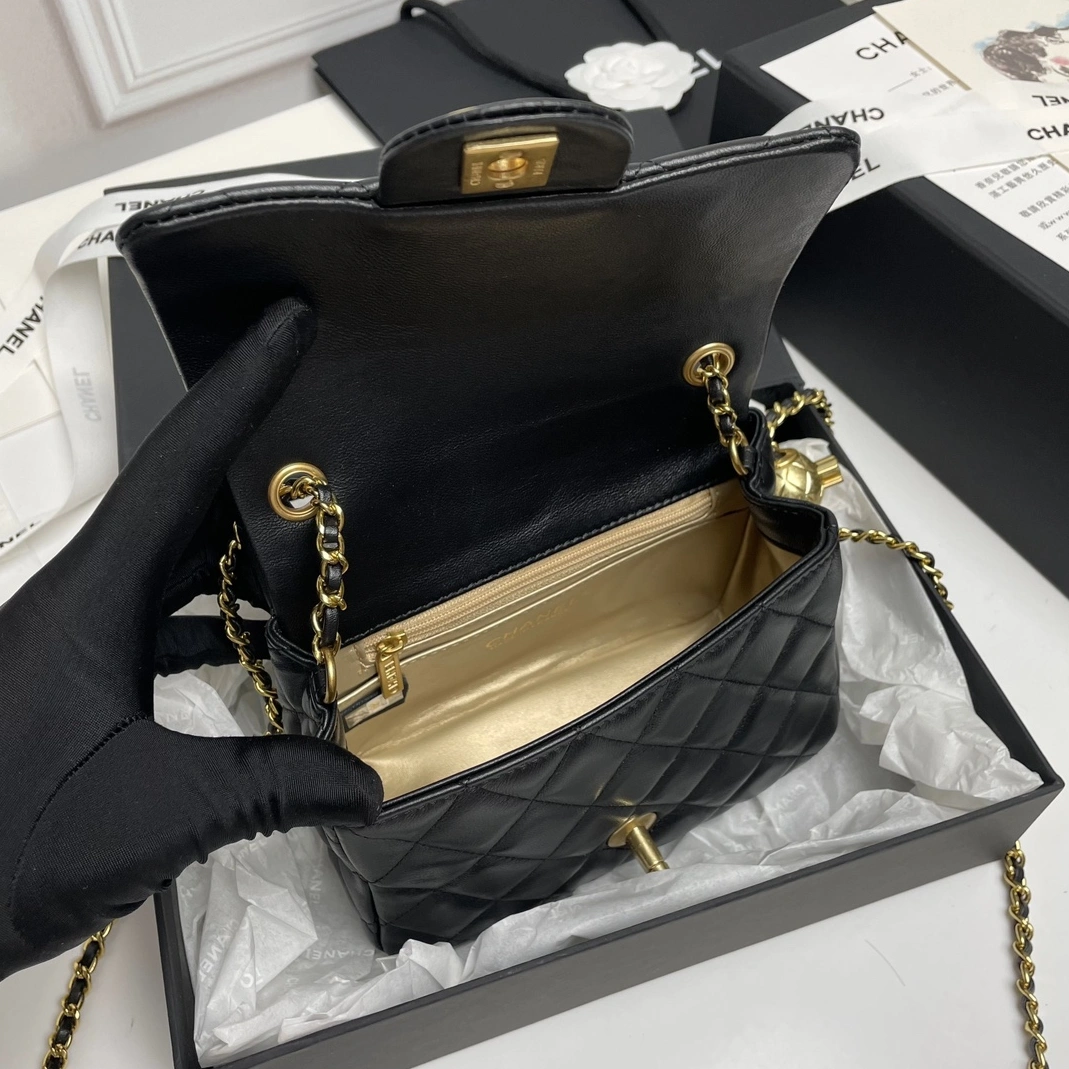 Minimalist 2499 Chanel AAA Quality Messenger Bags For Women