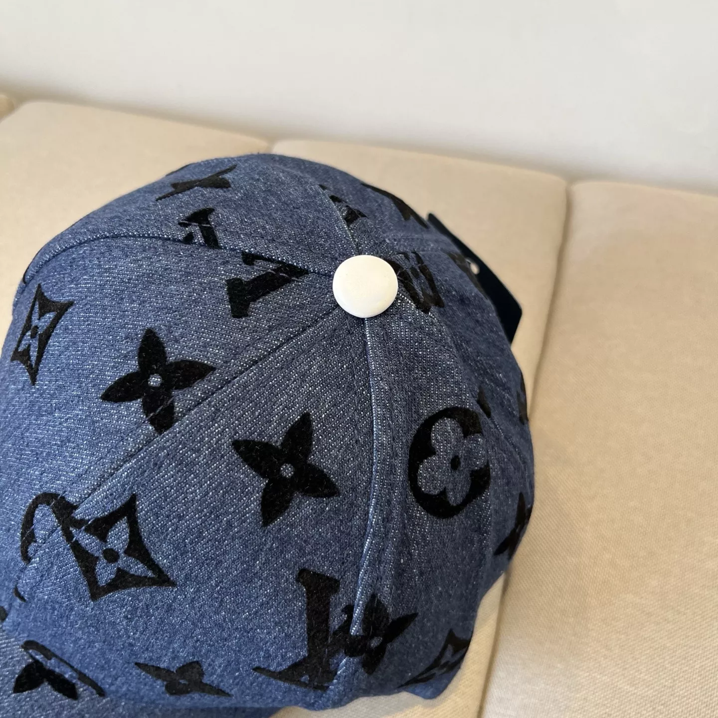 Minimalist 2519 Louis Vuitton LV Caps