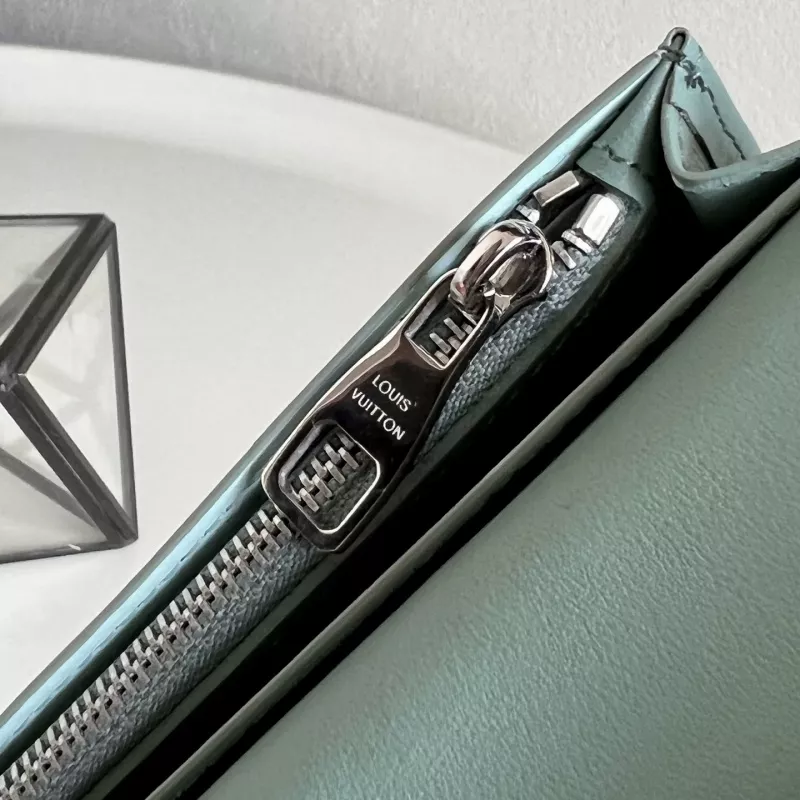 Minimalist 2615 Louis Vuitton AAA Quality Card Case