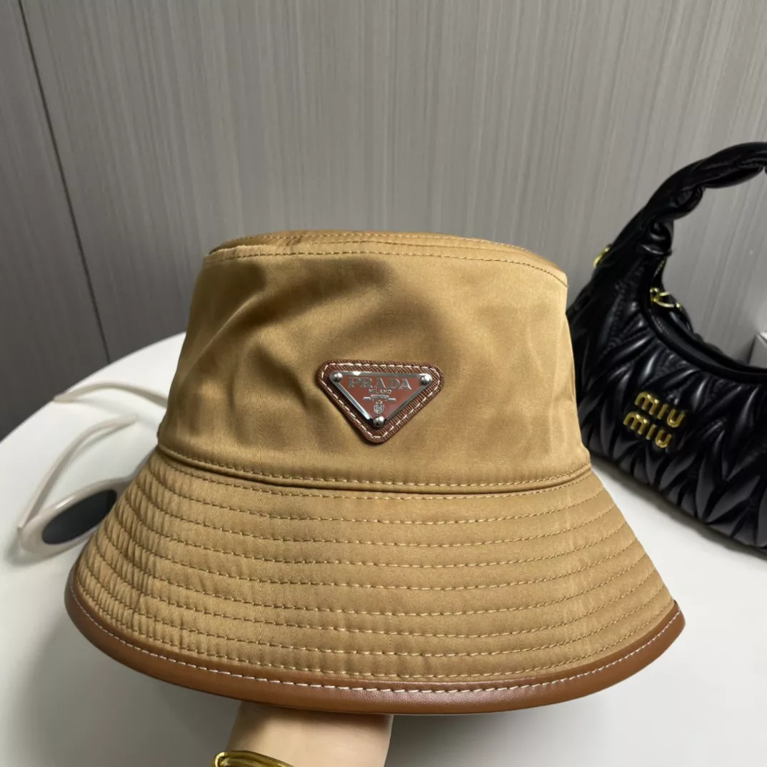 Minimalist 2701 Prada Caps