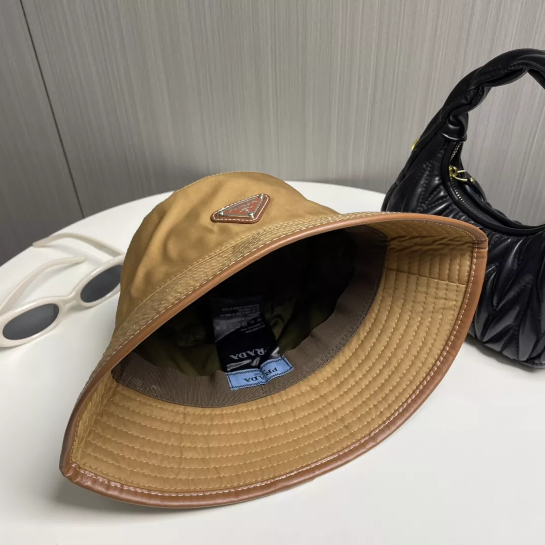 Minimalist 2701 Prada Caps