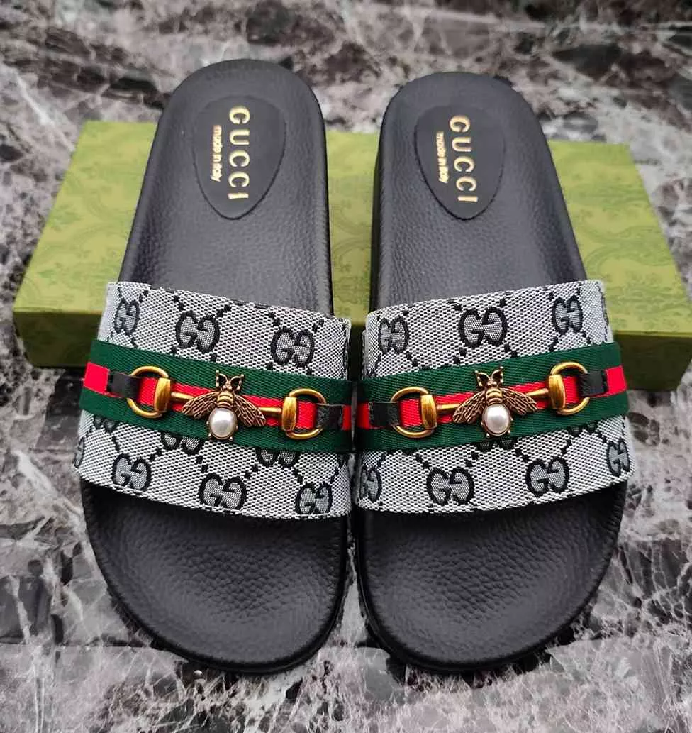 Minimalist 2744 Gucci Slippers For Men